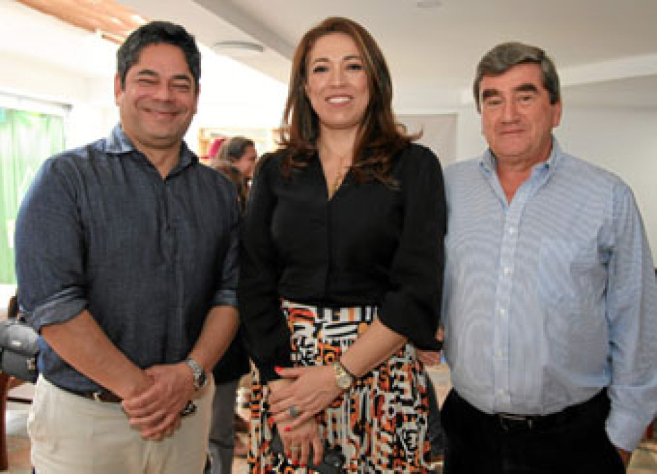 Fotos | Argemiro Idárraga | LA PATRIA  Guillermo Herrera, presidente ejecutivo nacional Camacol; Felipe Calderón, presidente Camacol Manizales; y Angélica Orozco, gerente Camacol Manizales.