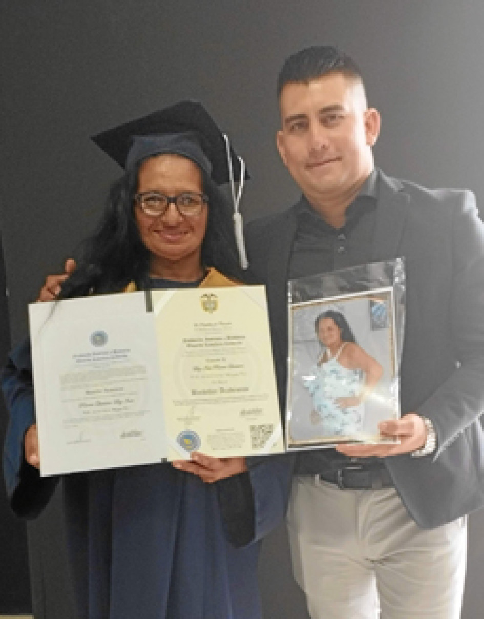 Foto | Cortesía | LA PATRIA Luz Inés Rivera Quintero y Germán Rico, profesor y director de la Fundación Educando.