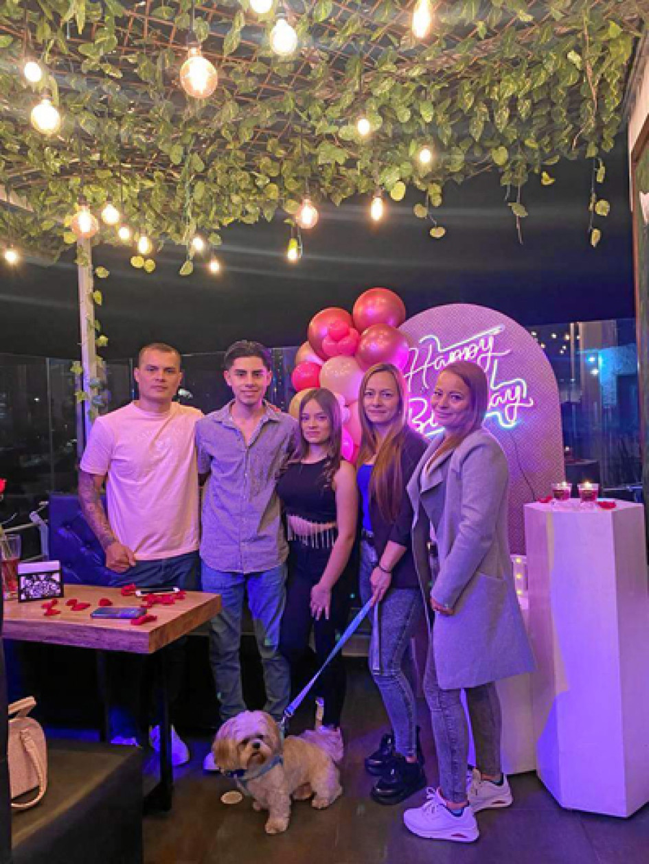 Fotos | Cortesía | LA PATRIA Elinton Mejía, Juan Manuel Cardona, Álisson Mejía Gómez (cumpleañera), Paula Andrea Gómez y Beatriz González.