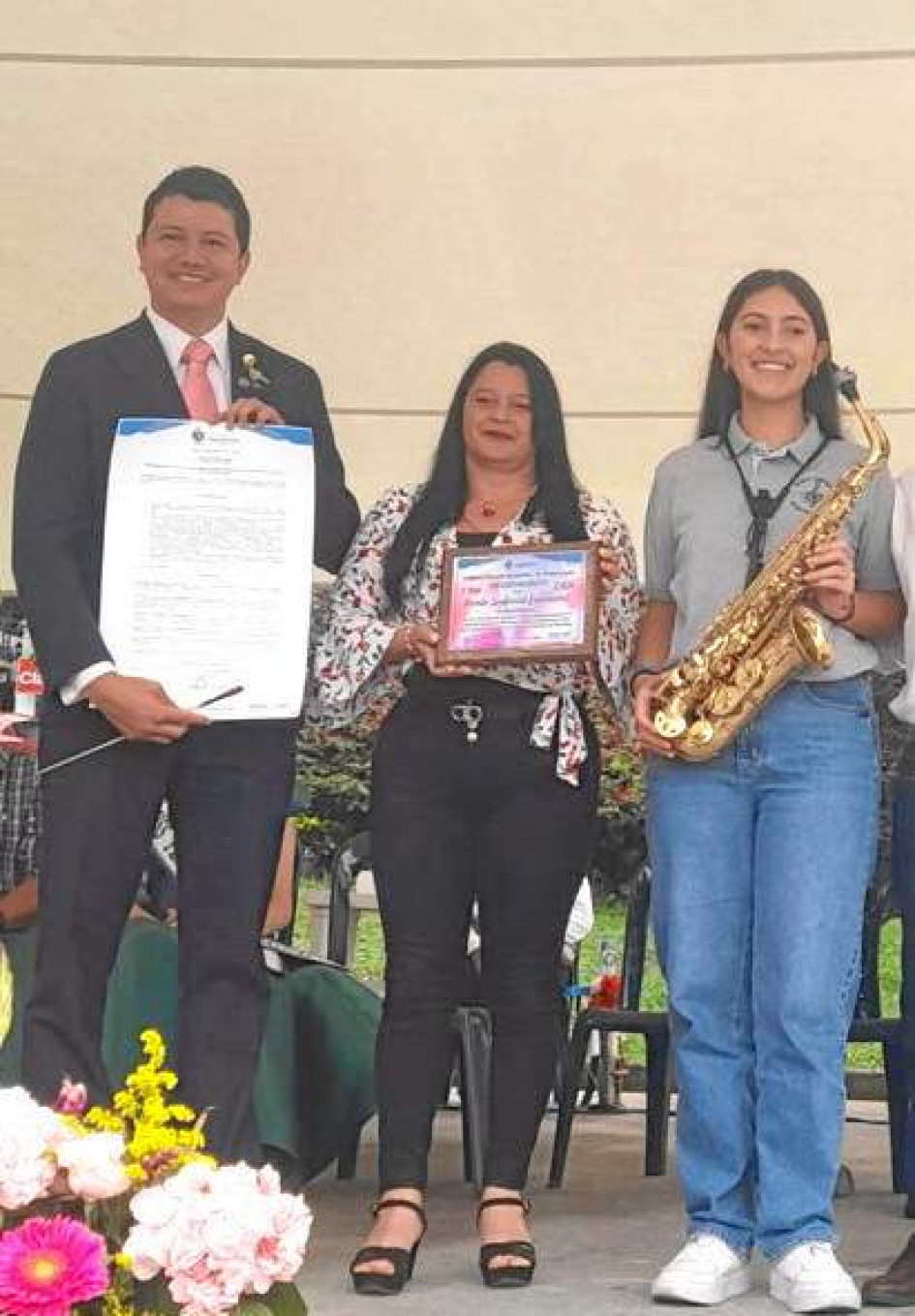 La Alcaldía de Pensilvania reconoció con nota de estilo a la Banda Municipal de Música del municipio por sus 120 años de trayectoria. Desde el 3 de febrero de 1904 cumple labores ininterrumpidas. La agrupación fue banda parroquial hasta 1925. Actualmente es dirigida por el maestro Carlos Mario Henao Castellanos y cuenta con 40 integrantes, estudiantes de la Normal de La Presentación y de la Institución Educativa Pensilvania.