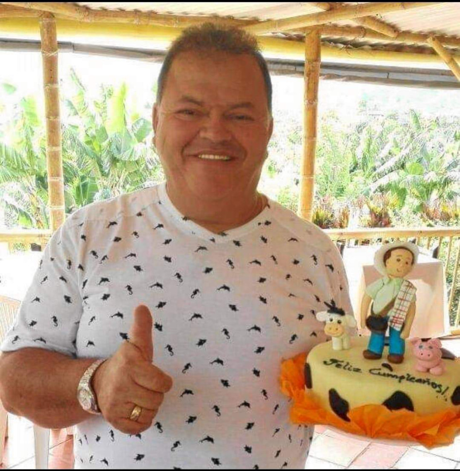 Foto | LA PATRIA Jair Gaviria Escobar falleció el pasado 27 de febrero a sus 62 años de edad. Él y su hermano eran propietarios del expendio de carnes La Especial, establecimiento de gran tradición en Anserma (Caldas). Este comerciante gozaba de gran aprecio y cariño de la comunidad, y era un gran líder en la vereda El Carmelo parte alta. Sus exequias se cumplieron en la Parroquia Nuestra Señora del Carmen.