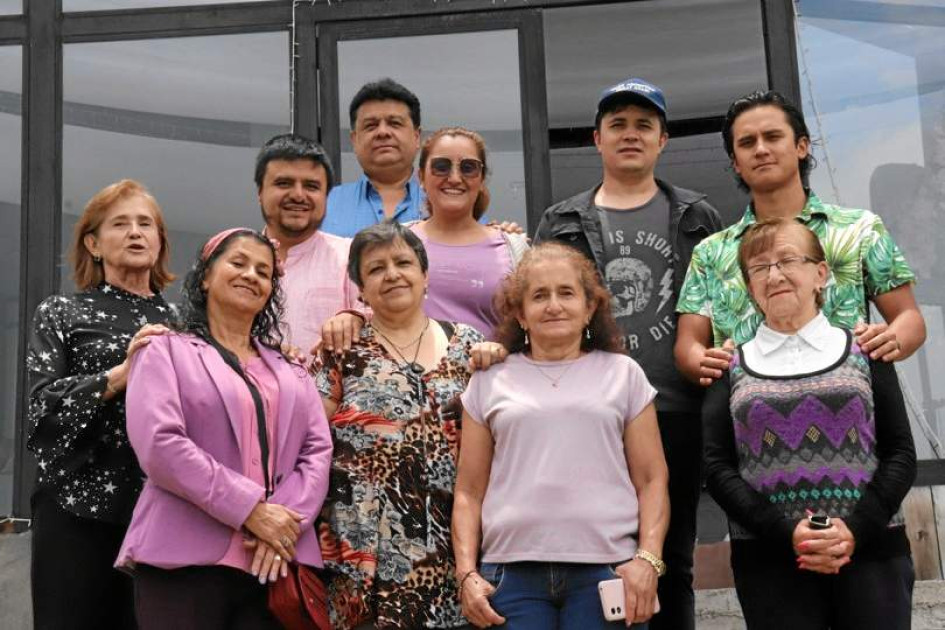 Foto | Rubén Darío López | LA PATRIA Para agasajar a Yeison Bedoya López, pensilvanense residente en Buenos Aires (Argentina), un grupo de familiares se reunió en la restaurante La Montaña del barrio El Dorado de Pensilvania. Le brindaron la bienvenida: Aracelly López, Patricia del Pilar López, Rubmarth Gabriel López, Martín Gilberto González, Martha Cecilia Toro, Manuela García, Nelly Quintana, el homenajeado Yeison Bedoya López, David Felipe Castaño y Fabiola Henao.