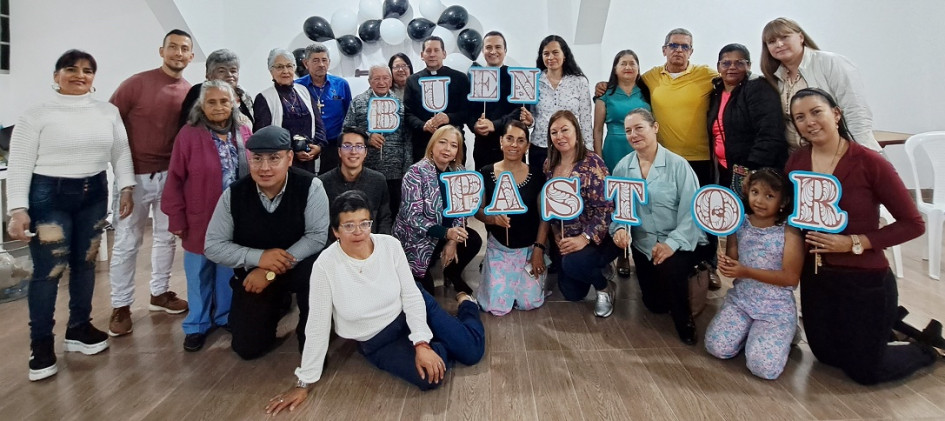 Foto | Lector | LA PATRIA En la Parroquia San Juan Bautista de Neira (Caldas), el Ministerio de Liturgia San Pablo celebró a sus sacerdotes el Día del Buen Pastor. Felicitamos a nuestros sacerdotes José Rodolfo Ocampo, párroco; y a los vicarios, Pedro Andrés Agudelo, Gustavo Gil y Jaime de Jesús Serna. Agradecemos a Dios su presencia y acompañamiento incondicional a la comunidad.