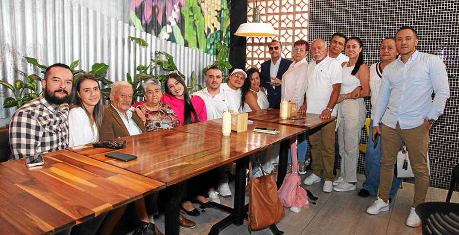 Foto | Argemiro Idárraga | LA PATRIA Grupo familiar asistente al almuerzo