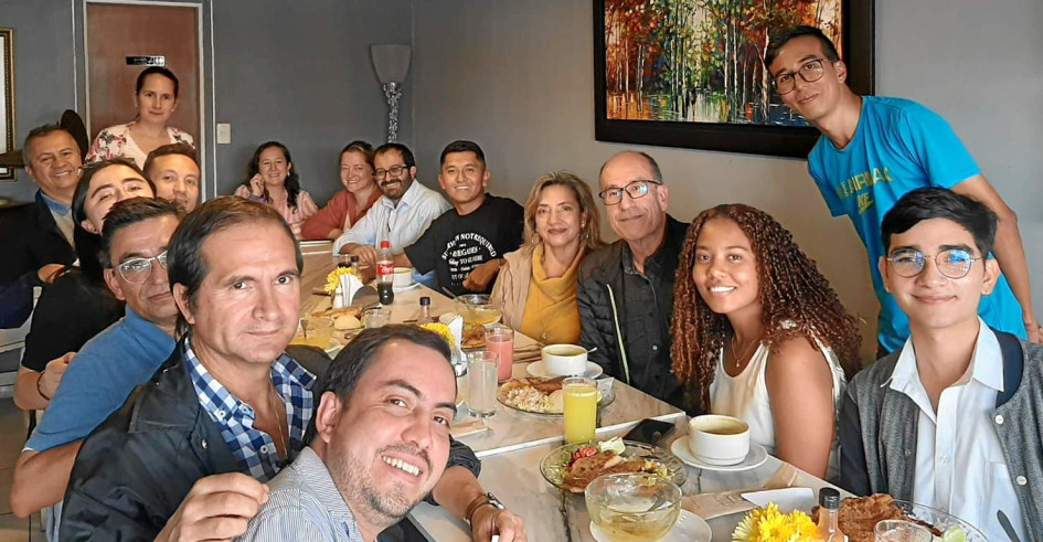 David Muñoz, Óscar Veiman Mejía, Juan Carlos Layton, Laura Henao, Álex García, Juan Luis Taborda, Elizabeth Restrepo, Martha Gómez, Esperanza Duque, Fernando Ramírez, Luis Fernando Trejos, Ana Milena Mayorca, Carlos Eduardo Arango, Diana Vidal, Santiago Carmona y Alejandro Calderín.