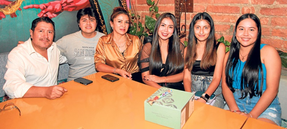 Saúl Sepúlveda, Jerónimo Sepúlveda, Nancy Castellanos, Manuela Sepúlveda, Juliana García y Mariana Galvis.