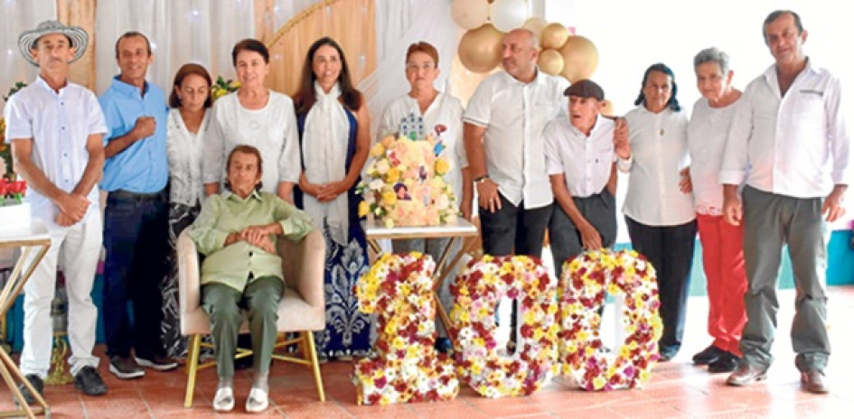 Fotos | Lector | LA PATRIA Margarita en compañía de sus hijos.