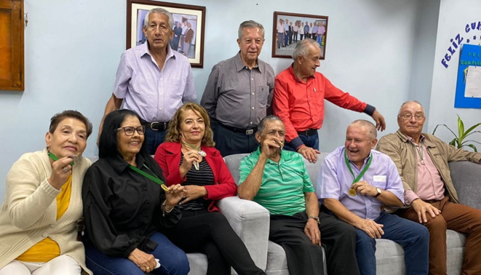 Floralba Castrillón, Aracelly Hoyos, Gloria Herrera, Gabriel Gómez, César Augusto González, Ramiro Rodas, Arturo Otálvaro, Emilio Montes y Luis Alberto Rodas.