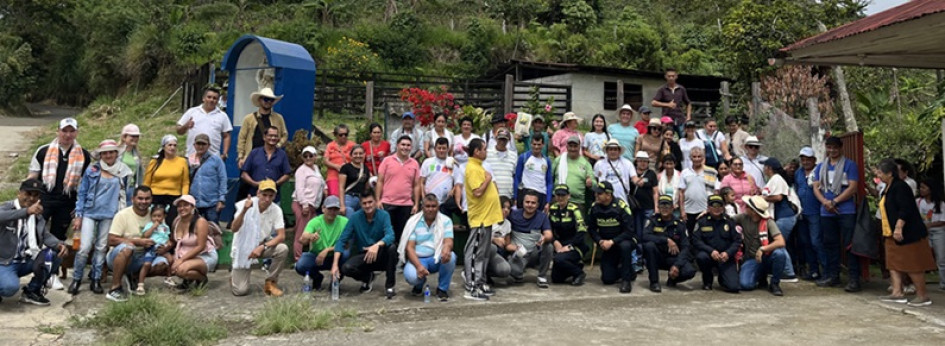 Foto | Henry Giraldo | LA PATRIA Grupo de caminantes.