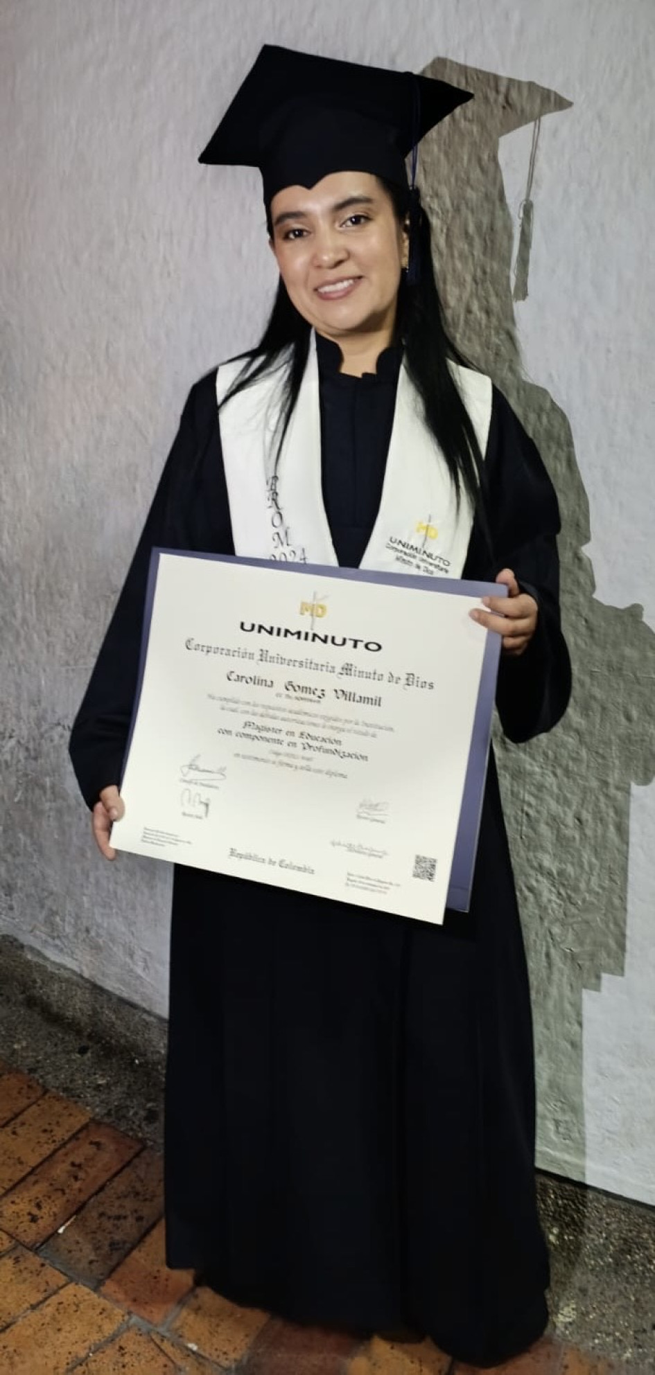 Carolina Gómez Villamil, docente de Fresno (Tolima), obtuvo su título como magíster en Educación con Componentes en Profundizaciones de la Corporación Universitaria Minuto de Dios (Uniminuto).