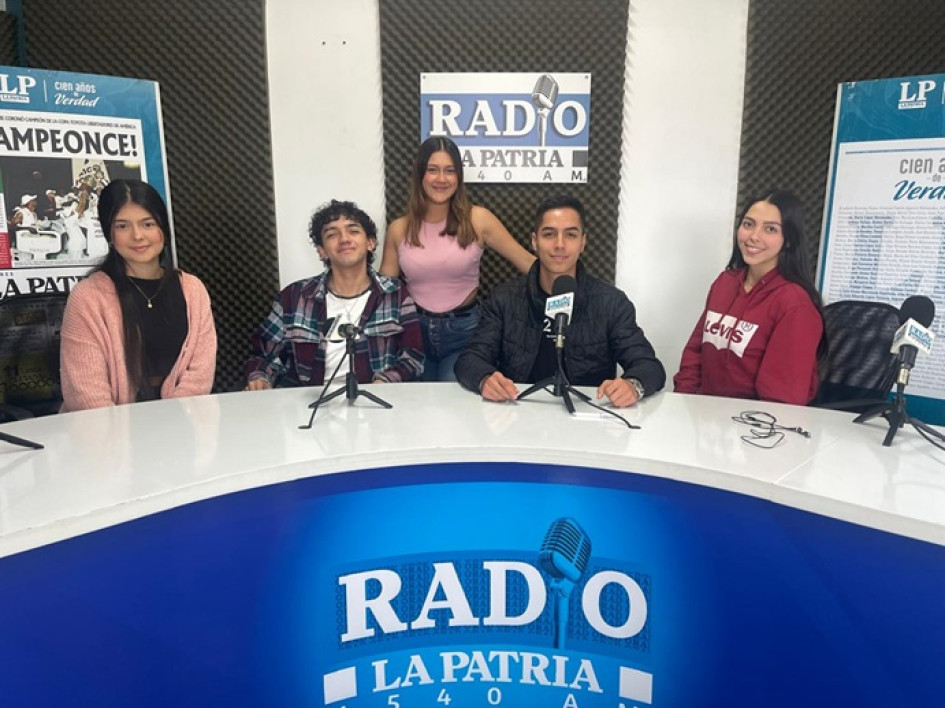 Zamara Dussan, Miguel Ángel López, Laura Cardona, Pablo Tabares y Sara Duque.