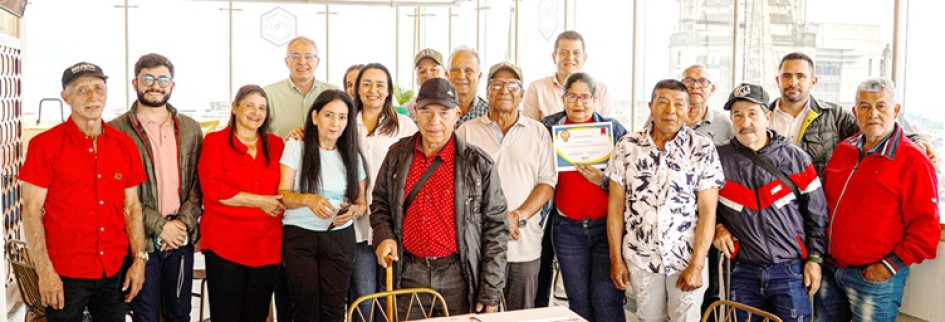 Héctor Jaime Muñoz Buitrago, Camilo Andrés Robledo Orrego, Gloria Patricia Ciro Giraldo, Cecilia Quintero Reinosa, Luis Gonzaga Román, Eduardo de Jesús Cañas Arenas, María Deisy Pérez Villa, José Gildardo Bautista Gañán, Jesús María Cortés Sepúlveda, Luis Fernando Rodríguez Nieto. Arriba: Juan Carlos Quintero Naranjo, Yarmely Patiño Ramírez, Lina Marcela Toro Rincón, José Fernando Osorio Arias, Juan Carlos Ospina Vélez, Luis Felipe Zuluaga Varón, Luis Alfonso Guevara Montoya y Fernando Bedoya Ortiz.