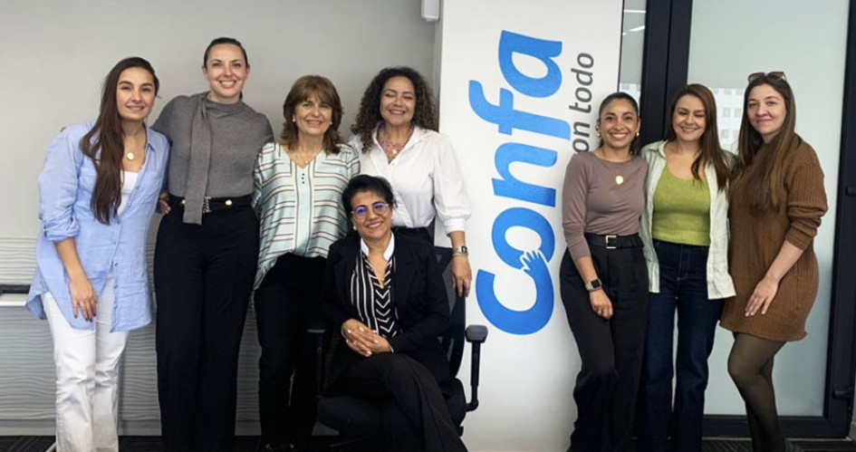 Foto | Cortesía | LA PATRIA Laura Rivera, Pamela Jaramillo, Mónica Giraldo, Luz Verónica Marín, Carolina Manrique, Tatiana López, Alejandra Ramírez y María Teresa Saavedra, Mujer Confa 2024.