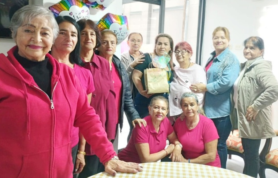 El grupo Amor y Paz felicitó a Mónica Gómez Orozco por su cumpleaños.