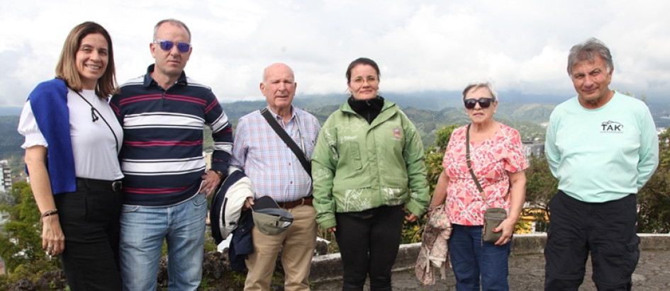 Visitantes desde España: Luz Adriana Bedoya, David Diez, Frutos Diez, Sandra Milena Garcia (guia), Juliana Ruperez y Carlos Alberto Herrera (guia).