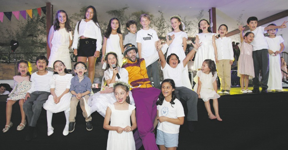 Fotos | Argemiro Idárraga | LA PATRIA Estudiantes del colegio Granadino en la celebración de su primera comunión.