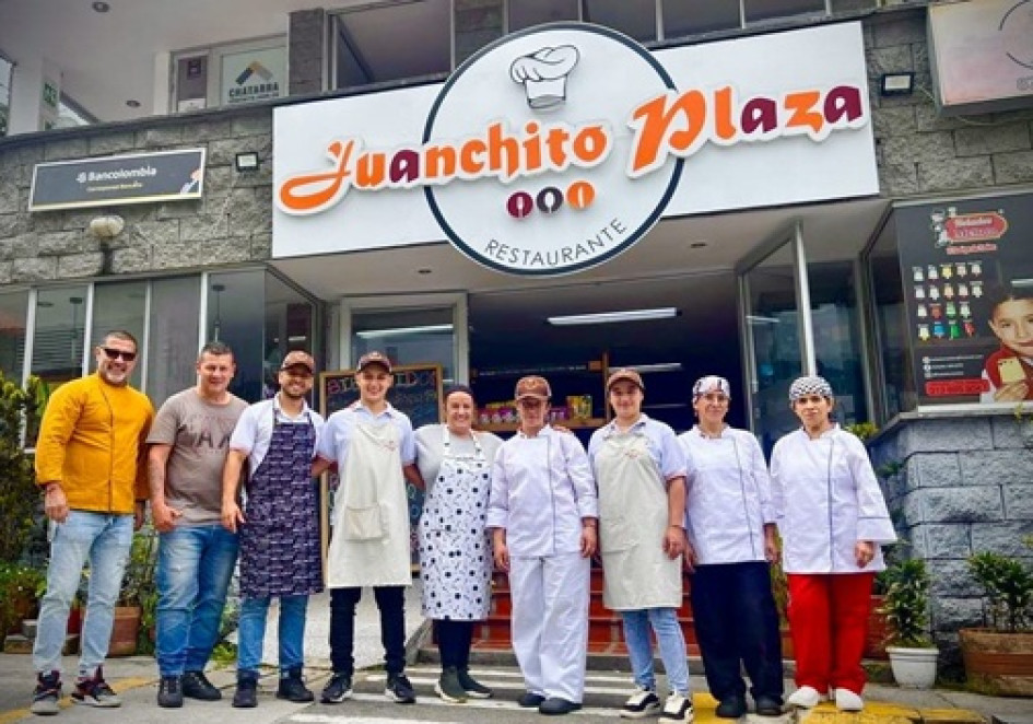 Foto | Lector | LA PATRIA Jhon Fabio Gálvez Bermúdez, Jhon Nelson Herrera Santa, Manuel Alejandro Rivas, Juan Diego Padilla, Leonarda Quintero Naranjo, Viviana López Castro, Karen Dahiana Martínez, Martha Toro y María Rosario Martínez, quienes han sido parte esencial de este recorrido gastronómico.