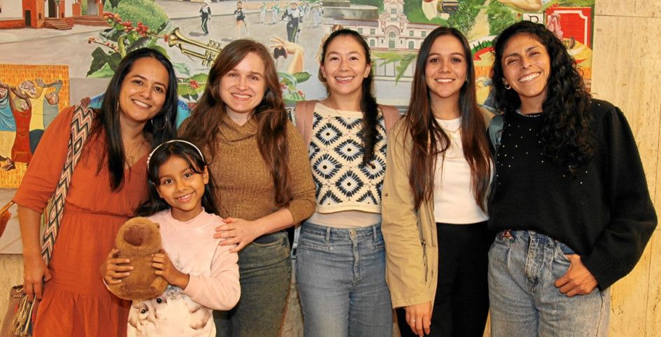 Juliana Santacoloma, Celsete Bedoya, Lina Cardona, Estefanía Aristizábal, Aura María Bedoya y Sandra Portilla.