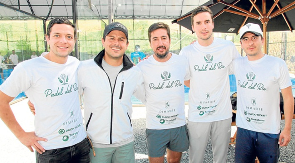 Fotos | Argemiro Idárraga | LA PATRIA Juan Diego Salazar, Pedro Vélez, Daniel Escobar, Mateo Uribe y Sergio Urrea, socios de Padel del Río.