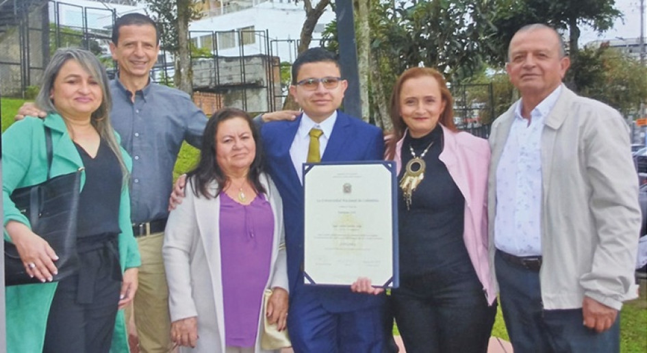 Foto | Cortesía | LA PATRIA Sandra Arias, Ildefonso Castaño Galvis, Genoveva Salazar, Juan Camilo Castaño Arias,Jazmín Edith Castaño Bravo y Antonio José Castaño.