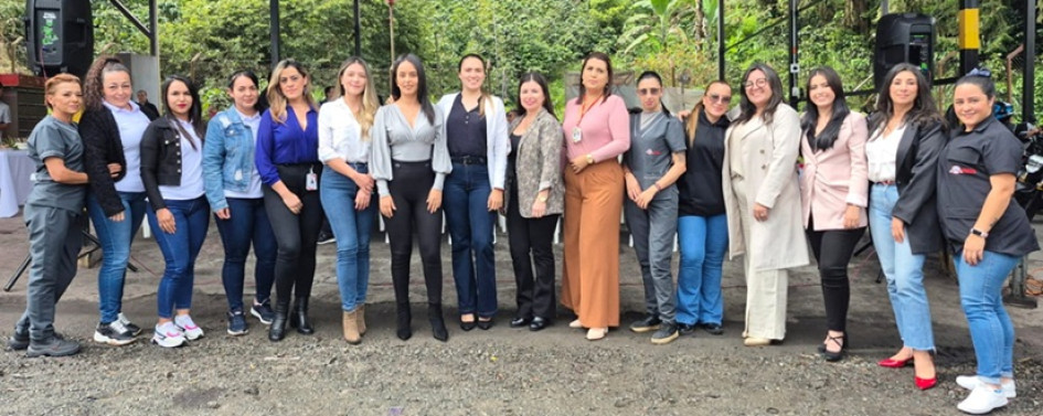 Leidy Lorena Largo, Adiela Zuluaga, Laura Arango, Carolina Zapata, María Soto, Sandra Franco, Paula Gutiérrez, Alexandra Atehortúa, Tatiana Carvajal, Laura Benavides, Natalia Rendón, Lorena Gómez, Camila Quiroz, Luisa Franco, Estella Campiño y Luz Myla Giraldo.