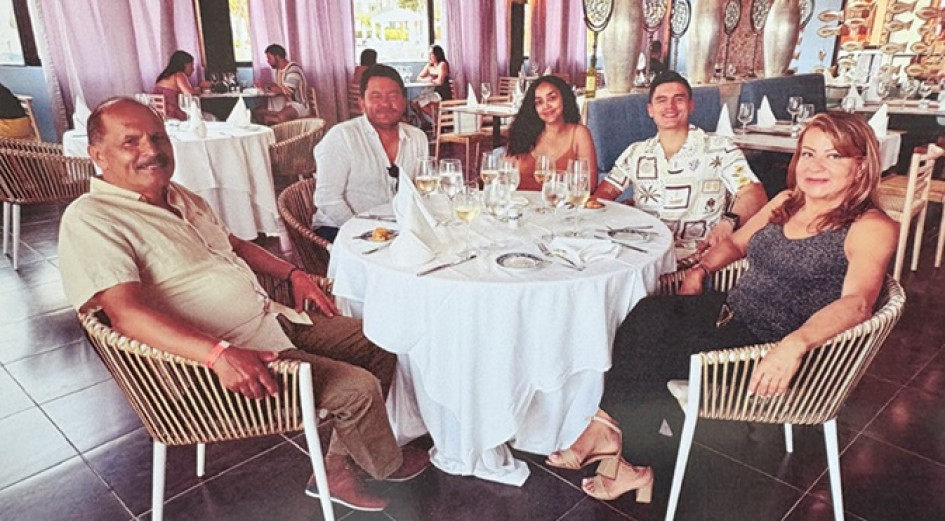 José Fernando González Valencia, Juan Andrés González Guarín, Vianka Estévez, Carlos Fernando González Guarín y María Oneida Guarín Escudero.