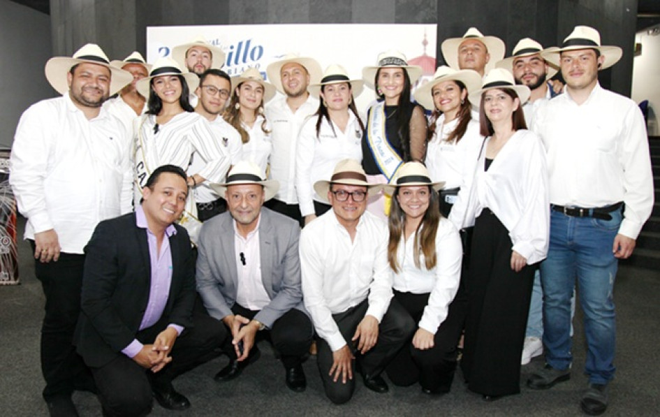 Fotos | Argemiro Idárraga | LA PATRIA Grupo de funcionarios de la Alcaldía de Aguadas.