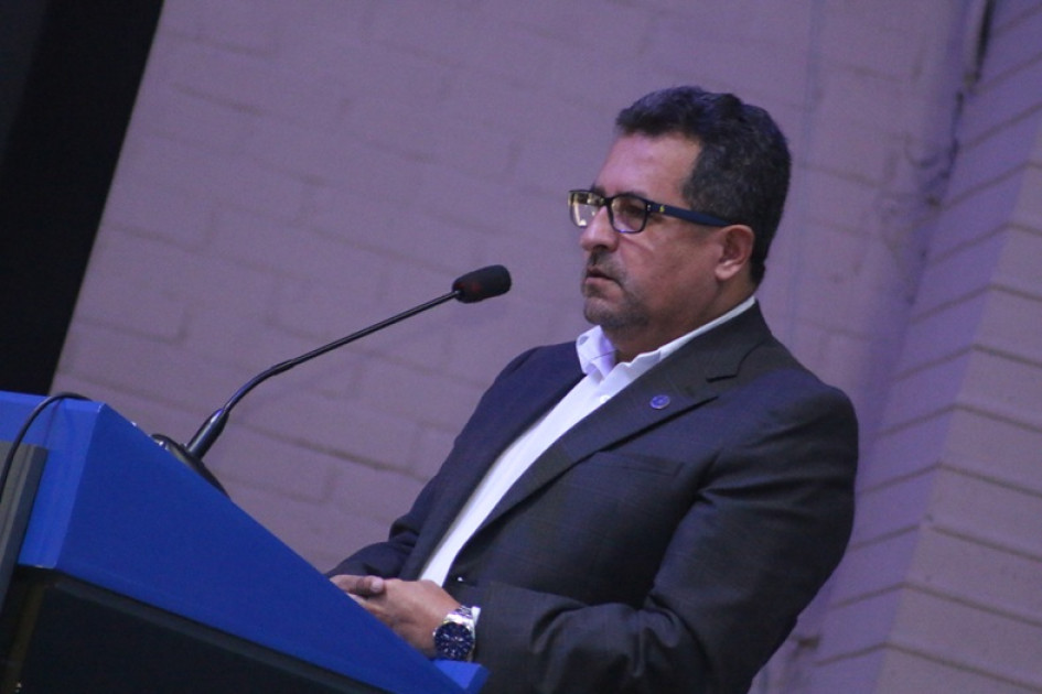 Fabio Arias, rector, durante sus palabras de bienvenida.