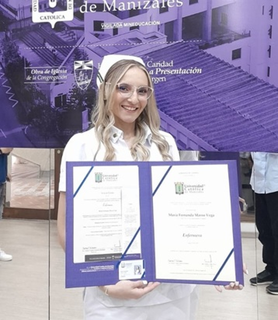 María Fernanda Masso Vega recibió su título como enfermera de la Universidad Católica de Manizales el pasado 8 de agosto. Familiares y amigos la felicitan por este gran logro.