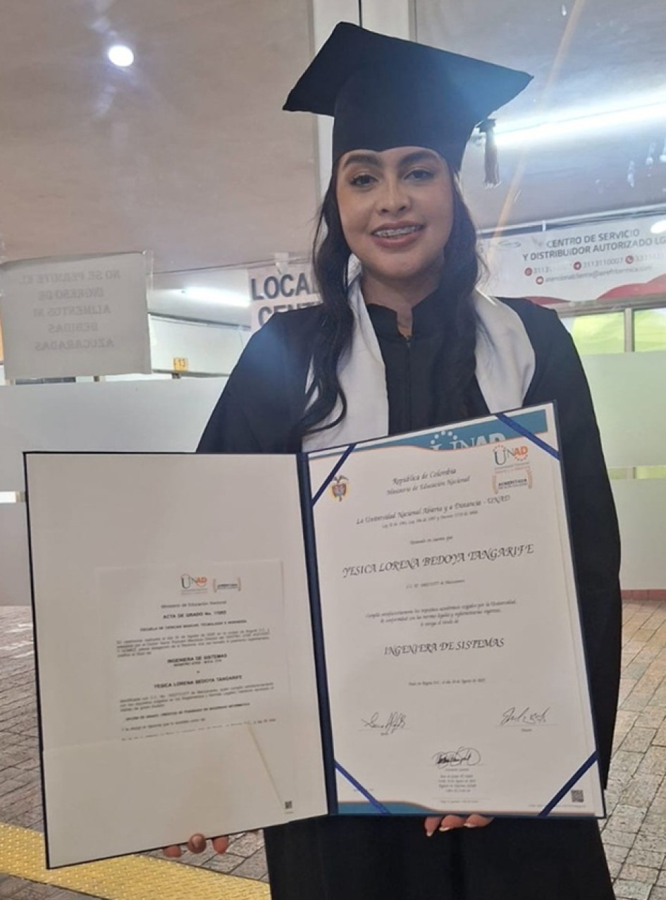 Yesica Lorena Bedoya Tangarife, natural de Manzanares (Caldas), obtuvo su título como Ingeniera de Sistemas en la Universidad Nacional Abierta y a Distancia.