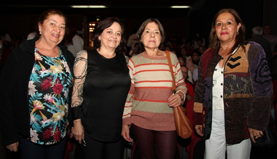 María Eugenia Cardona, Gloria Esperanza Cardona, Martha Cardona y Doris Giraldo.
