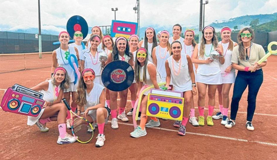 Foto | Cortesía | LA PATRIA Las participantes del Torneo de Manila Open en el Club Manizales, sede campestre, posaron para el recuerdo. En la imagen: Adriana Herrera, Tatiana Hoyos, María Ximena González, Beatriz Rojas, Angélica Restrepo, Lina Villegas, Alejandra López, Jimena Vélez, Adriana Jaramillo, Laura Jaramillo, Laura Marín, María Camila Jiménez, Jimena Restrepo, Manuela Duque, Mariana Araque, Bibiana Manzur, Valentina Alzate y Juanita Delgado.