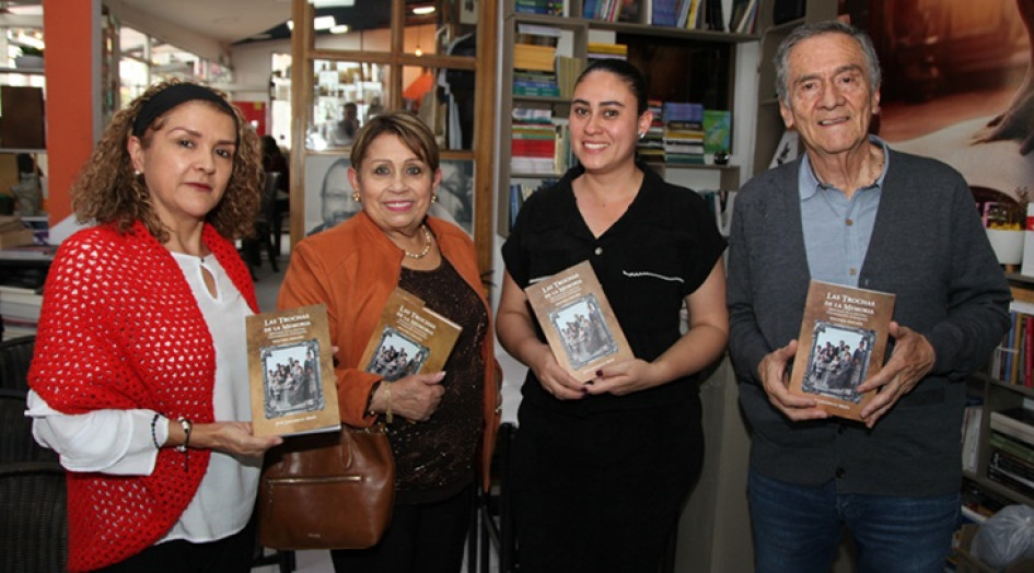 Ana Muñoz, Gloria Arrieta de Plata, Alejandra Valencia y Francisco Luis Cardona.