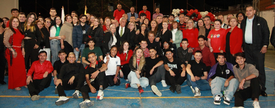 Foto | Argemiro Idárraga | LA PATRIA Encuentro de egresados de la Institución Educativa La Sultana, de las promociones del 74, 83 y 94.