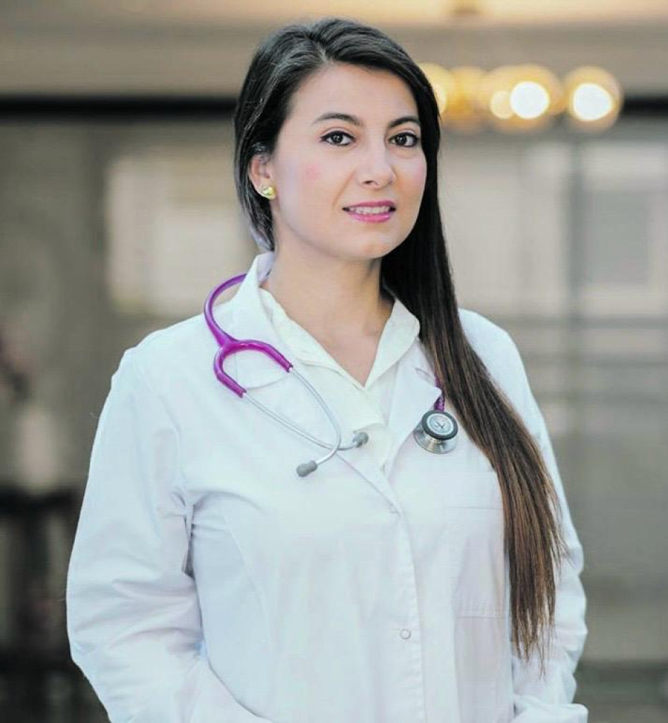 Luz Helena Bernier Ocampo, recibe