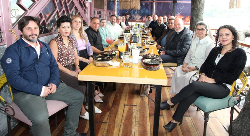 Foto| Argemiro Idárraga | LA PATRIA Julián Aristizábal, Olga Clemencia Vargas, Lina María Céspedes, José Martín Quintero, hermana Luz Dary Flórez Giraldo, Marco Alexánder Camero Buitrago, Sor Luz Patricia Pachón González, Sor Mari Luz Castellanos Ardila, Sor Luz Marina Vargas Gómez, Róbinson Moncada, presbítero Salomón Marín Serna, presbítero Álvaro Arango Ferrer, presbítero Cristian Echeverri Sánchez, presbítero Jesús Alberto Llanos Castaño, presbítero Héctor Adrián Gaviria Chica, Néstor Eliécer Benavides