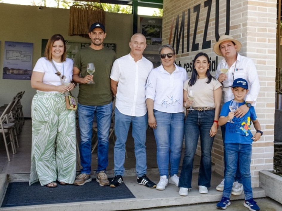 María Alejandra Giraldo, Santiago Parra, Gonzalo Orozco, Norma Lotero, Carolina Cataño, Andrés Castañeda y Lorenzo Castañeda.