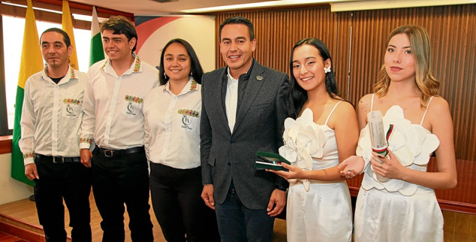 Juan Hidalgo, Mauricio Salazar, Jénnifer Castillo, Jorge Eduardo Rojas, Andreina Naranjo y María José Valencia.