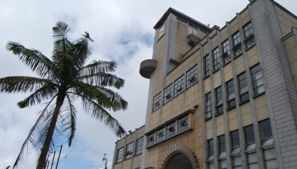 Contratos que enredan en facultad de la U. de Caldas