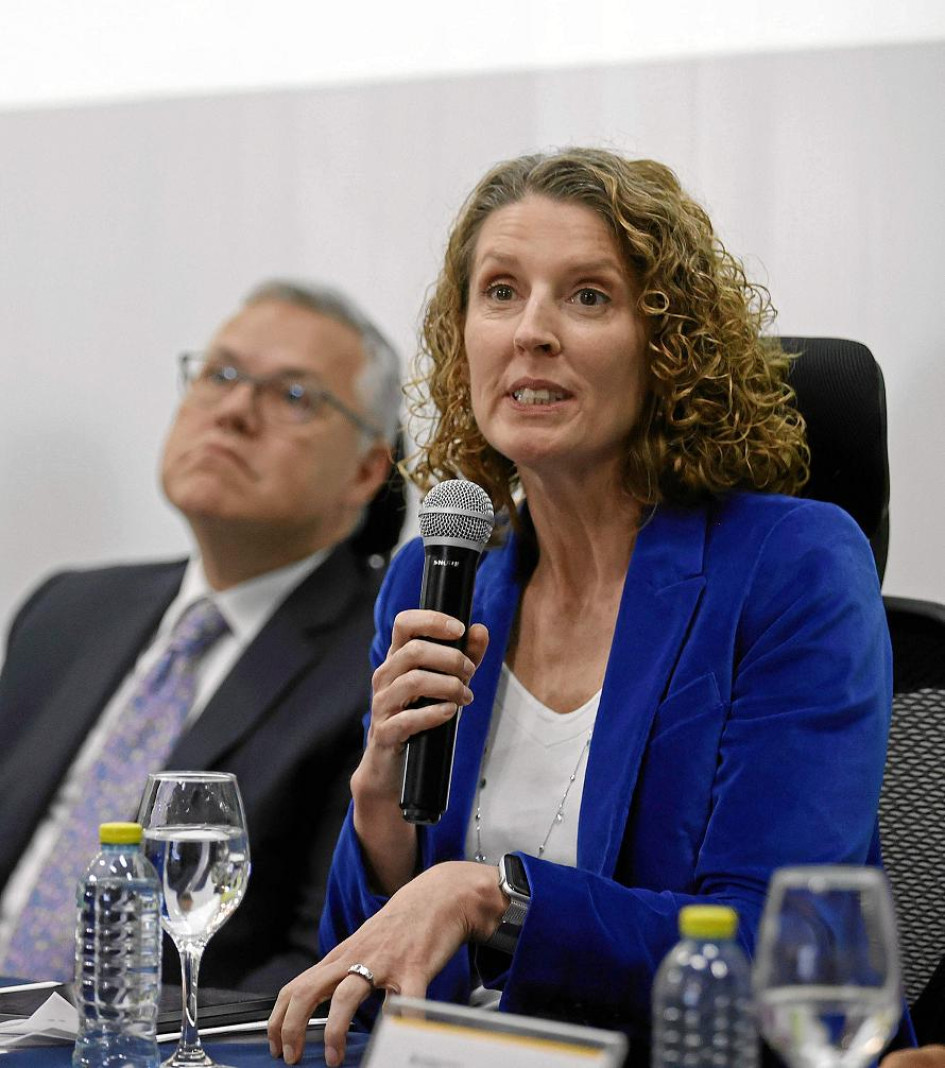 Candice Welsch, directora regional de la Unodc para la Región Andina y el Cono Sur, durante la presentación del informe en Bogotá en el que llama la atención las 204.000 hectáreas sembradas de coca en 2021 en Colombia.