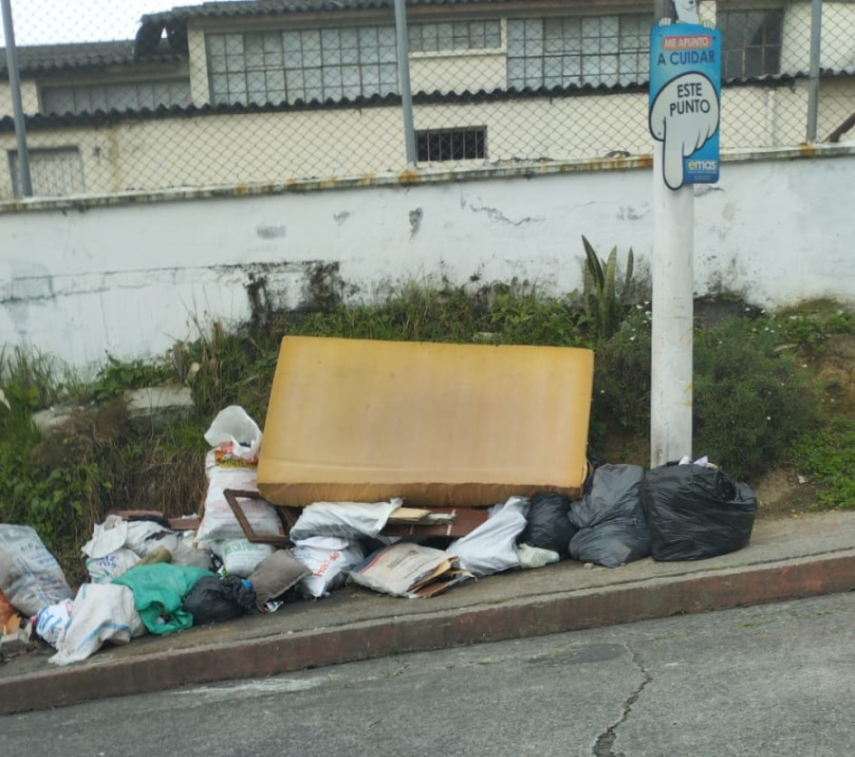 Indignados por la cantidad de basuras en Fátima