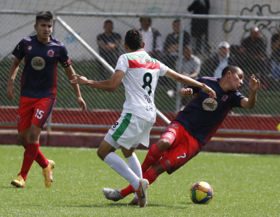Manizales F.C. (1) y La Fiera (0) protagonizaron un excelente partido. El gol del triunfo se consiguió a los 10 segundos del pitazo inicial.
