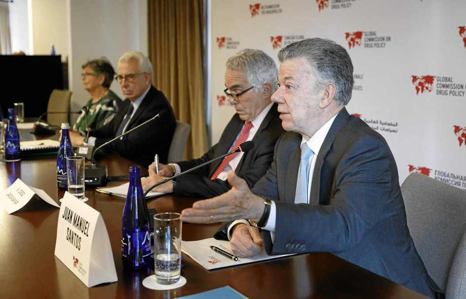 Foto | EFE | LA PATRIA El expresidente colombiano Juan Manuel Santos alertó ayer en Bogotá sobre el creciente poder del narcotráfico en América Latina, lo que atribuyó al “total fracaso” de la guerra contra las drogas y de las políticas represivas.