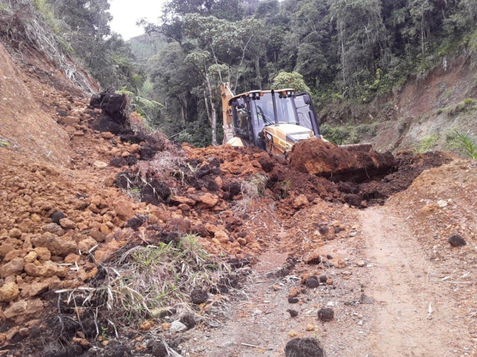 El fin de semana pasado se despejó la vía que estuvo tapada entre El Sueldo y El Aliso, en Manzanares.