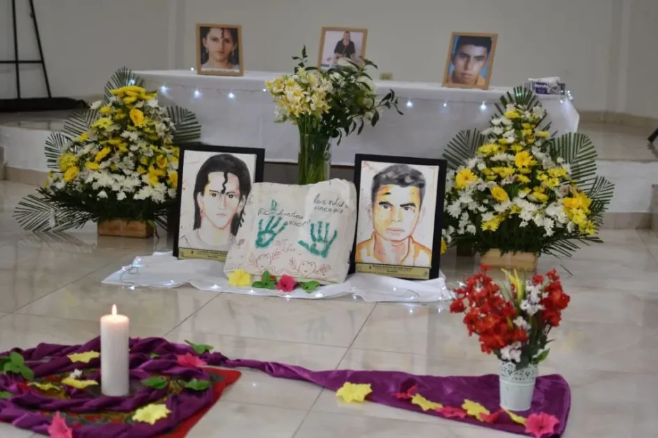 Después de 17 años entregan los cuerpos de dos hermanos asesinados en Samaná