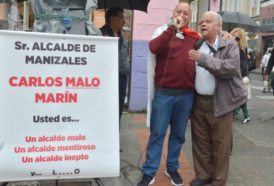 plantón contra el alcalde de Manizales