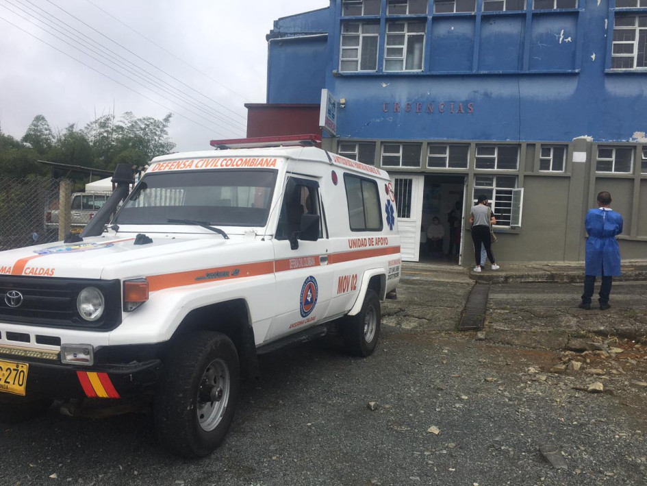 Dos motos chocaron en la Troncal de Occidente, en la entrada al barrio La Marina (Anserma)