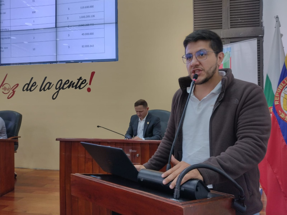 Foto | La Patria Cristian Mateo Loaiza presento el presupuesto de la línea de Ciudad Conectada en el Concejo Municipal.