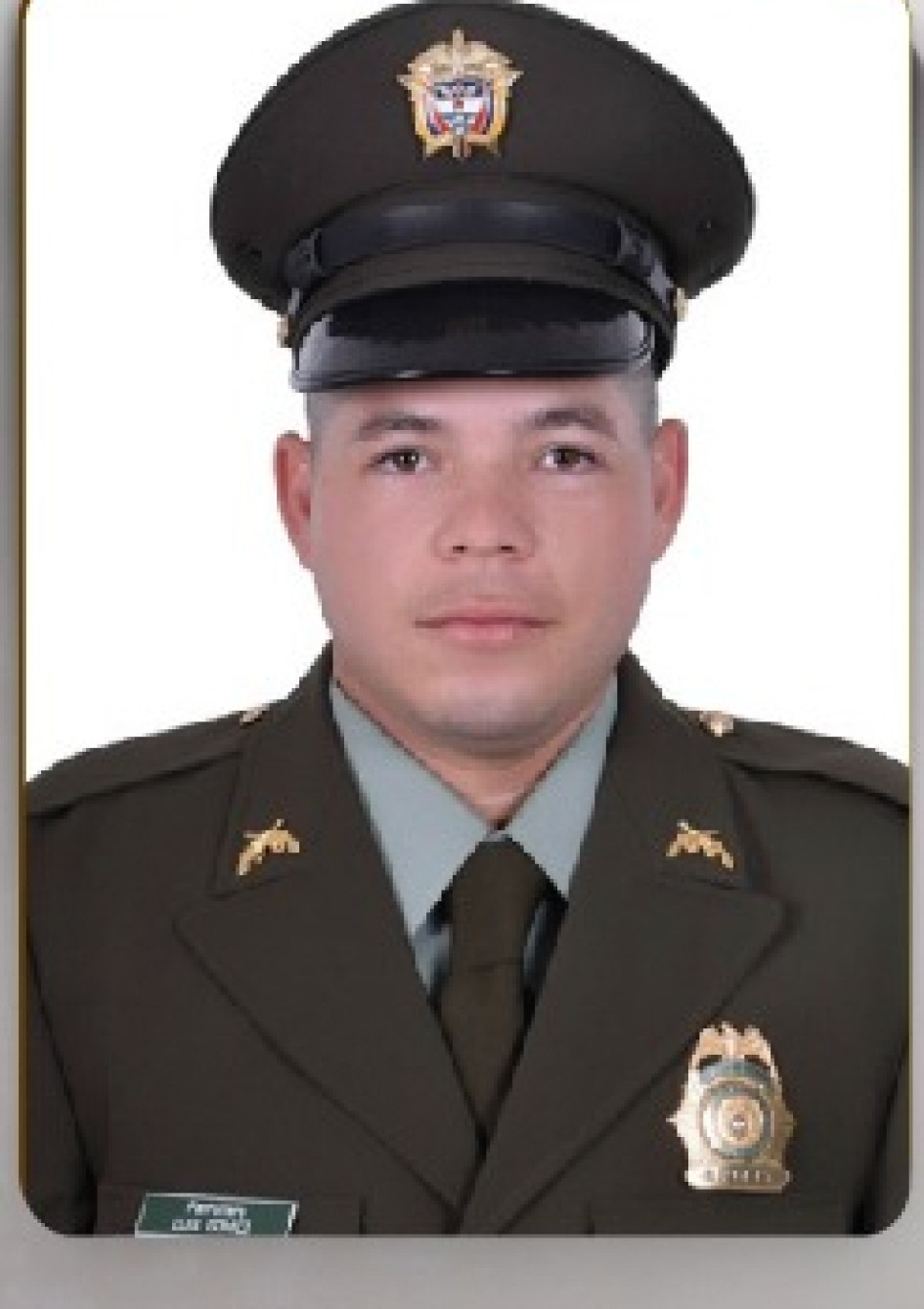 Luis Alberto Gómez Arias tiene dos hermanas de 30 y 22 años.