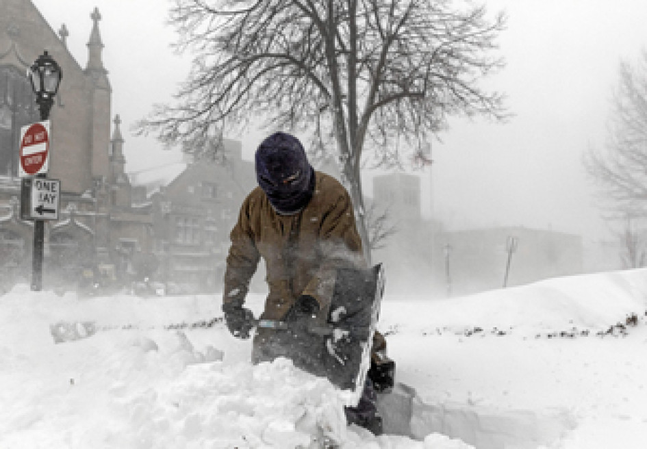 Foto | EFE | LA PATRIA Gran parte de Estados Unidos está afectada por una gran tormenta generada por un ciclón bomba, el fenómeno meteorológico cuando la presión atmosférica cae rápidamente en una fuerte tormenta.